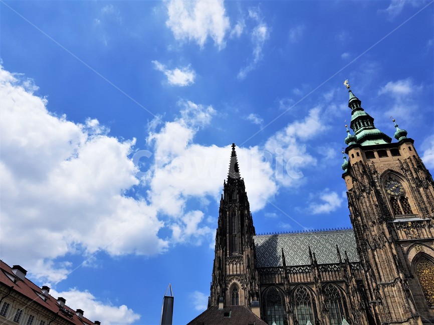 vituscathedral,czechrepublic,cathedral,culture,astyleofarchitecture,비투스대성당,prague,체코,프라하,대성당,문화,건축양식,scenery,풍경,background,배경,하늘,sky,구름,cloud,nature,자연,고딕양식,오래된,맑은날,유럽,gothicstyle,old,sunnyday,europe,랜드마크,landmark,tourist attraction,해외,외국,세계,foreign,oversea,world,세계랜드마크,해외랜드마크,외국랜드마크,world landmark,world tourist attraction,건축물,건물외관,exterior,building,structure,architecture,construction,tower,탑,spire,첨탑,건물,steeple,뾰족한 탑