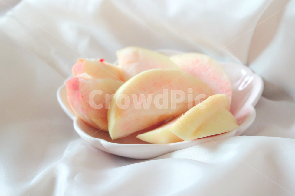 자연,감성사진,과일,복숭아,음식,요리,색감,pink,peach,분홍,연노랑,음식,식재료,요리,food,cook,meal,dishes,food reserves,과일,열매,fruit
