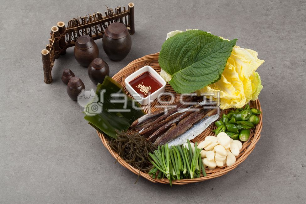 Gwamegi Hansang,Pohang and catfish,winter snacks,fish,vegetable,Guryongpo Gwamegi,Gwamegi,food,Pacific saury