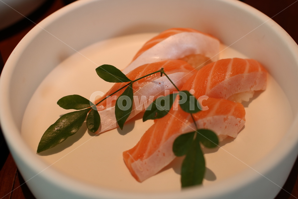 연어초밥,초밥,스시,연어,일식,음식,식사,음식,식재료,요리,food,cook,meal,dishes,food reserves,일식,일본음식,일본요리,Japanese food,Japanese dishes,Japanese meal,Japanese cook