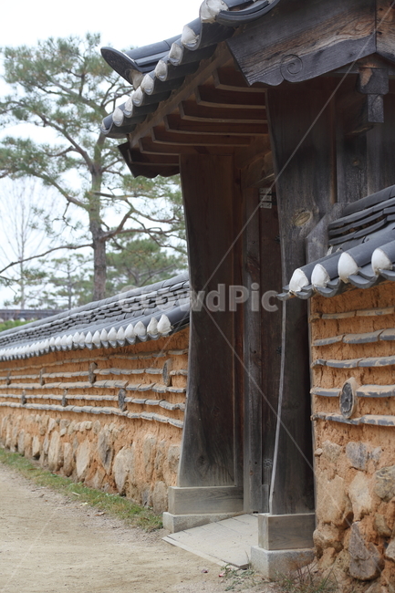 daemun,mud wall,fence,Korean tradition,main door