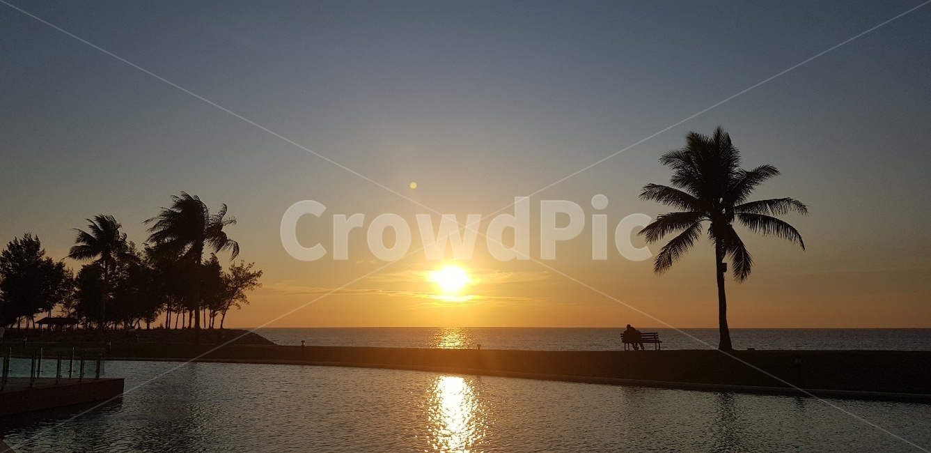 sunset,노을,바다,호캉스,동남아,호텔,비치,수영장,선셋,야자수,풍경,하늘