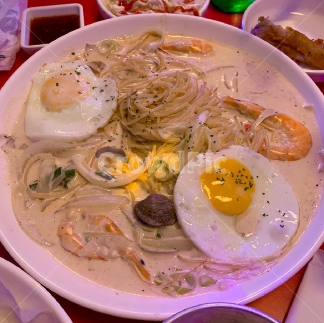 파스타,크림파스타,계란,새우,면,크림,음식,밥,노른자,흰자,파슬리,식사,food,egg,음식,식재료,요리,food,cook,meal,dishes,food reserves,양식,서양음식,서양요리,western food,western dishes,western meal,western cook