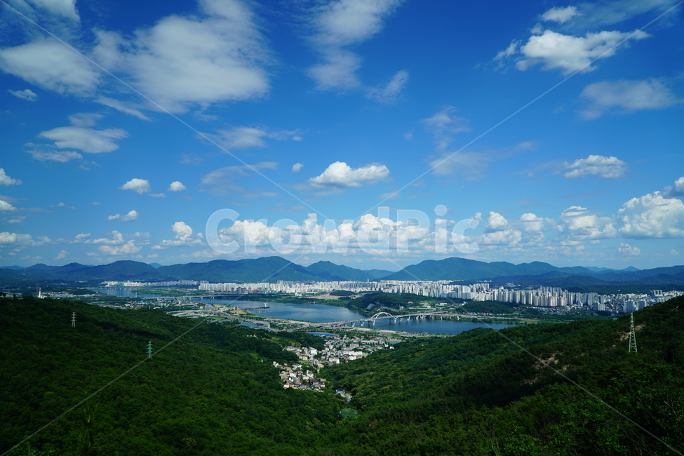 경기도,구리시,한강,암사대교,자연,도시,시티,건물,빌딩,한국,하늘,구름,산,산맥,산봉우리,정상,산꼭대기,전경,풍경,nature,landscape,river,scenery,scene,view,citi,building,bridge,tree,mountain,sky,blue,cloud,초여름,6월,june,동네,마을,korea,한국자연