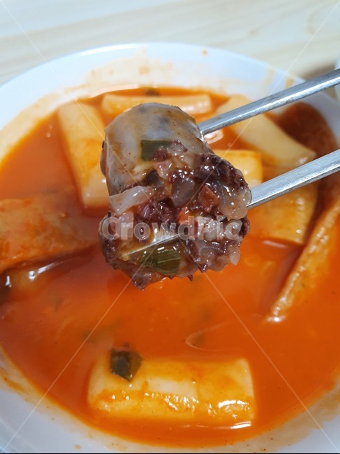 1인칭,떡볶이,순대,어묵,음식,젓가락,자취