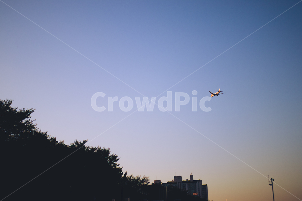 비행기,노을,석양,하늘,해질녘,airplane,sunset,sky,skyscape,landsacpe,하늘풍경,교통,교통수단,traffic,transportation
