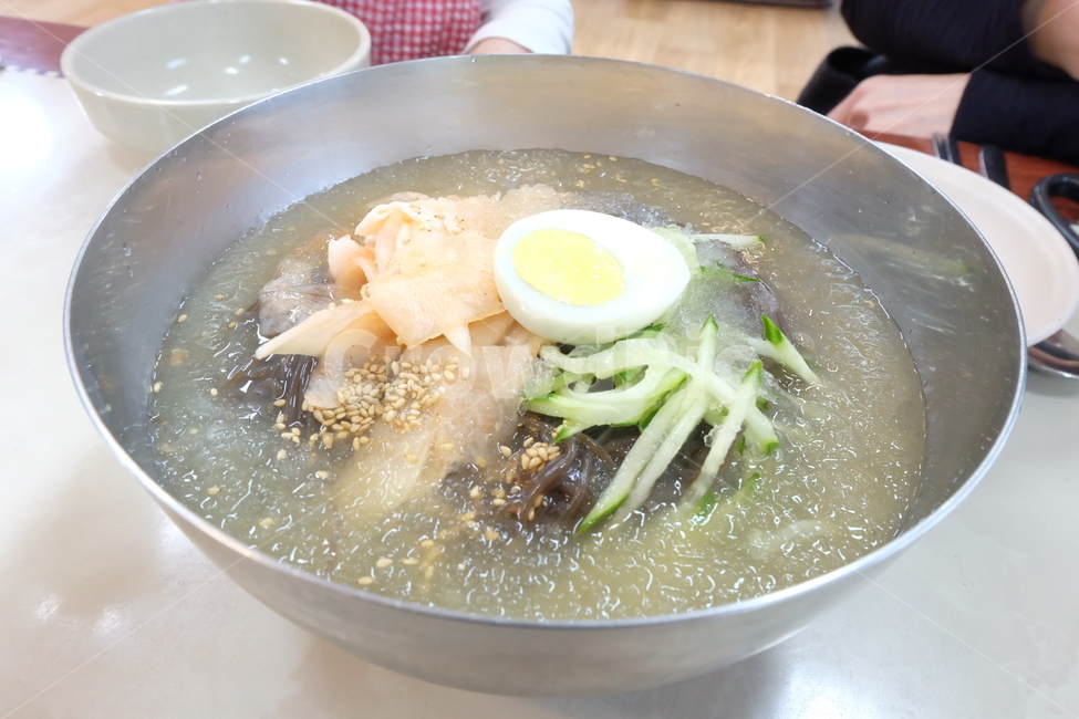 restaurant,Bibim Naengmyeon,mukbang,summer food,summer cold noodles