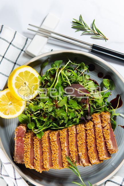 tuna,tuna dish,Tuna tataki salad,Tuna tartare,Tuna tataki