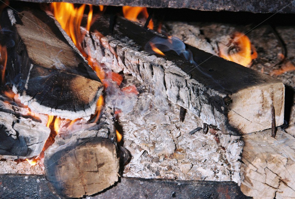 불,장작,fire,flame,firewood,화목난로,겨울,계절,winter,season