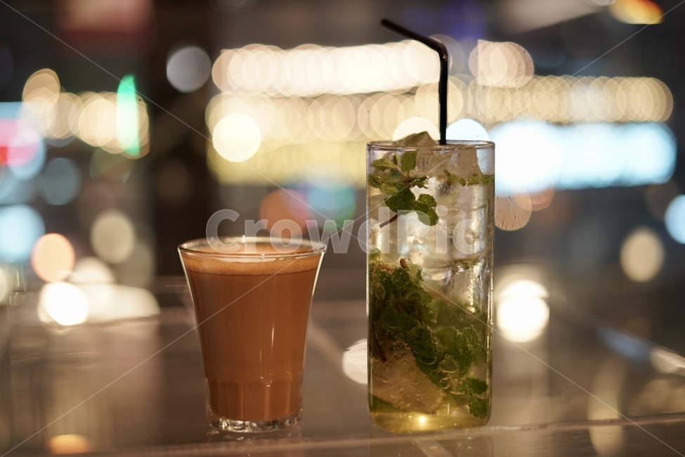 cocktail,칵테일,mojito,모히또,beverage,마실것,drink,음주,alcohol,알코올,vase,병장식,음료수,drink,beverage