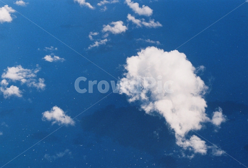 필름사진,하늘,구름,바다,항공,자연,풍경,nature,landscape,outdoors,옥외,sky,azure sky,푸른 하늘,cloud,cumulus,적운,weather,날씨