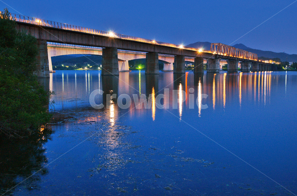 자전거도로,북한강,양수리,야경,다리,조명,반영,야경,밤,풍경,nightscape,night,landscape,건축물,건물외관,exterior,building,structure,architecture,construction,건물,bridge