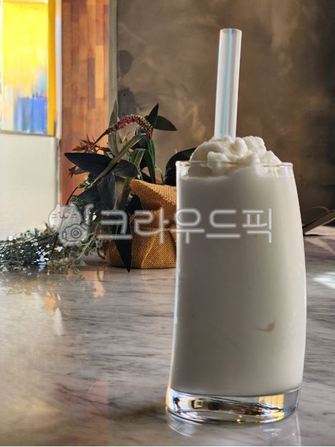 음료,쉐이크,카페,밀크쉐이크,유리잔음료