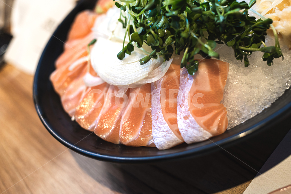 연어사시미,연어회,생연어,연어,연어요리,음식,food,cook,회,안주,일본음식,reserves,dishes,meal,식재료,japanesedishes,japanesefood,japanesecook,수산물,음식,식재료,요리,food,cook,meal,dishes,food reserves