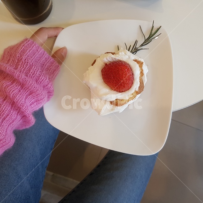 케이크,디저트,cafe,cake,딸기,bread,접시