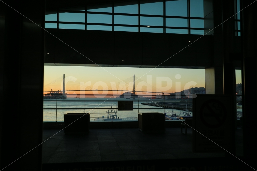 일출,부산,하늘,풍경,도시,부산국제여객터미널,바다,sky,view,sea,busan,도시,풍경,city,landscape,교통,교통수단,traffic,transportation