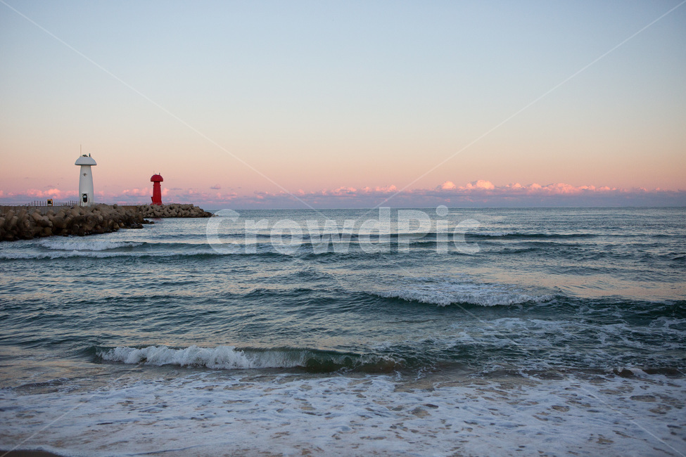 등대,바다,노을,해질녘,해변,바닷가,풍경,자연,하얀등대,빨간등대,lighthouse,landscape,beach,sea,sunset,파도,물치해변,낙조,등대,lighthouse,색깔,색상,색채,색감,color sense,color sensitivity,feeling of color