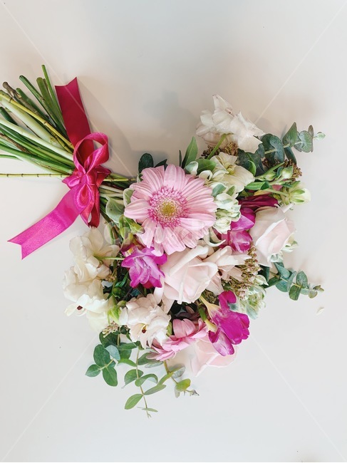 꽃다발,핸드타이플라워,부케,flowerbouquet,꽃부케,flower,꽃,flowerarrangement,꽃꽂이