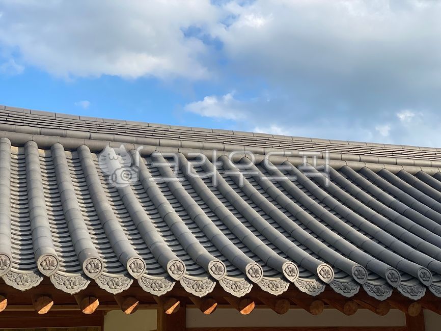 기와,한옥,기와지붕,전통,지붕,roof,tradition,처마,기와장,지붕자재,전통기와,한옥기와,하늘,sky,tileroof,기와지붕,문양,기와문양,전통문양