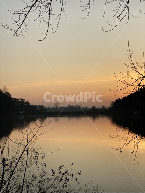 nature,자연,outdoors,옥외,water,물,sunset,일몰,redsky,붉은하늘,sky,하늘,dusk,황혼,dawn,노을,일출,강,저수지,자연,풍경,nature,landscape