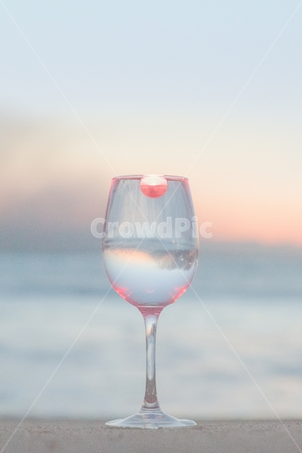 와인잔,일출,여명,바다,감성사진,술,주류,alcohol,감성,sensible,feeling,색깔,색상,색채,색감,color sense,color sensitivity,feeling of color