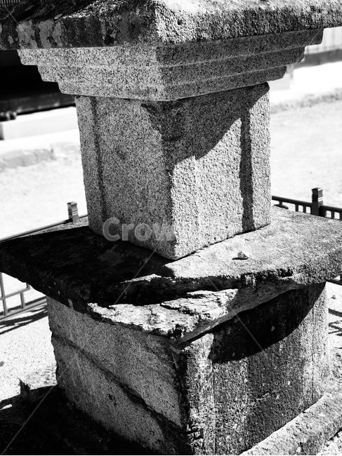 흑백,그림자,절,탑,석탑,한국전통,한국문화,korean traditional,korean culture,흑백,모노톤,monochrome,black and white,건축물,건물외관,exterior,building,structure,architecture,construction