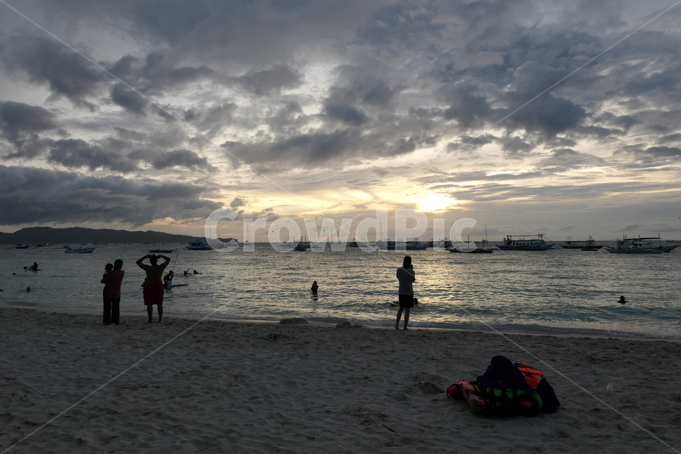 해변,여행,석양,일몰,바닷가,beach,동남아,필리핀,보라카이,구름,해변가,풍경,평화,아늑함,자연,고요함,자연,풍경,nature,landscape,사람들,대중,군중,other people,crowd,실루엣,그림자,silhouette,shadow,여행,휴가,traveling,vacation,trip,adventure,모험,leisure activities,레저 활동