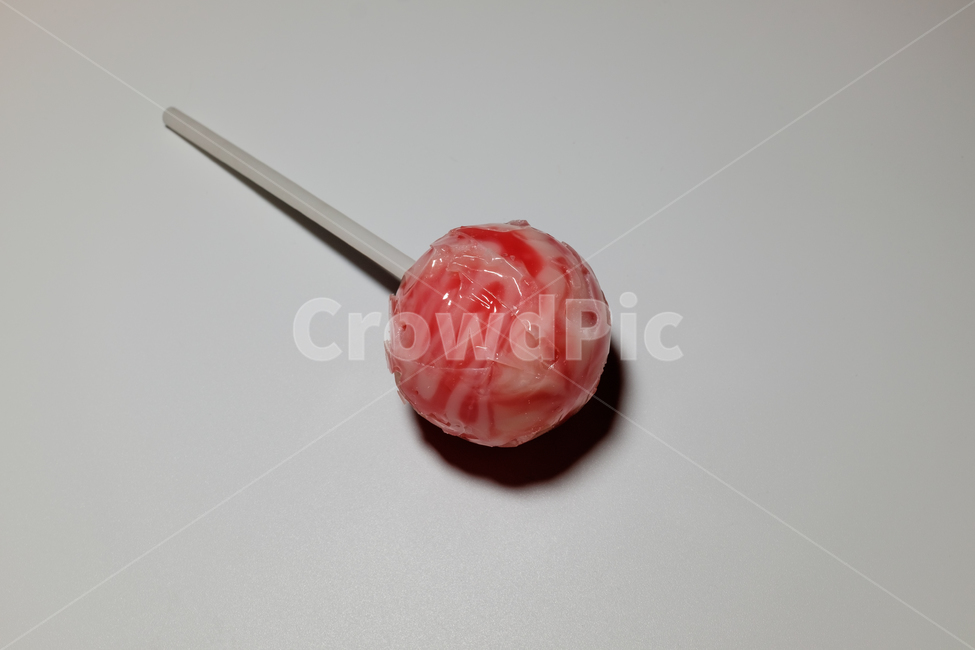 사탕,막대사탕,달콤한,화이트데이,체리맛,딸기맛,크림맛,밸런타인데이,후식,어린이,선물,색깔사탕,눈깔사탕,디저트,간식,후식,dessert,snack