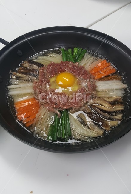 clear soup,Training,egg,Beef stew,cooking