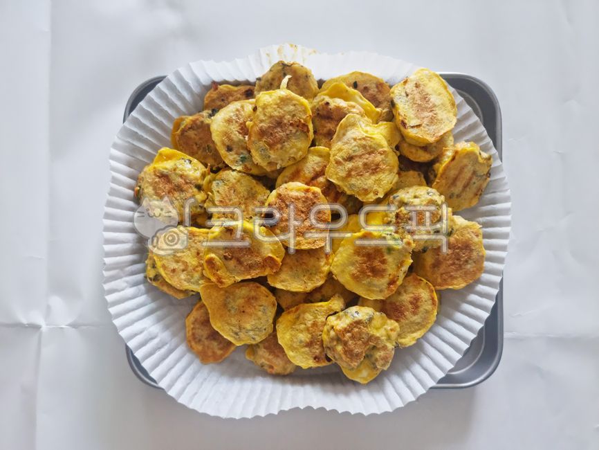 동그랑땡,노릇노릇,설날,설날음식,설날요리,명절요리,명절,한국음식,한국요리,요리,음식,food,한식,식사,전,전요리,고기,부침,부침개,dish,접시,meal,제사,제사음식,차례상,제삿상,제사상,차례음식,차례요리,반찬,간식,설요리