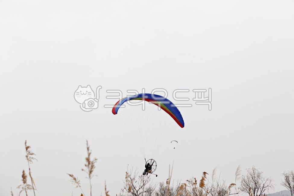 패러글라이딩,날개,모터,날다,풍경,하늘,줄,사람,인간,레포츠
