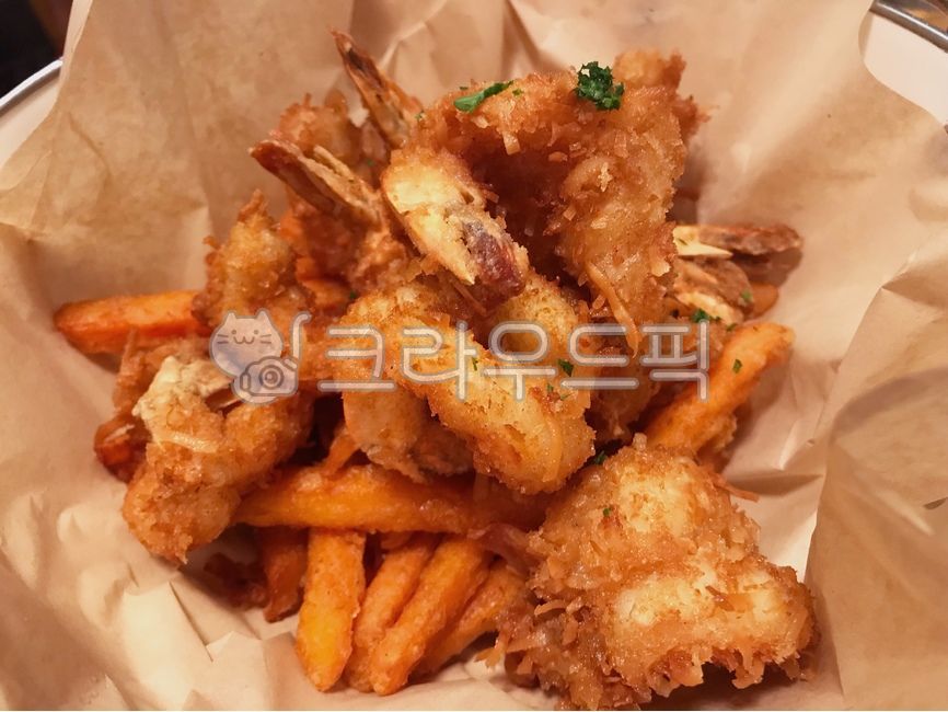 sweet potato,Drink snacks,shrimp,savory,fried food,snack,cook,restaurant,Sweet Potato Fries,delicious,Fried Coconut Shrimp,food,coconut,meal,Oil,dish,crunchy,cooking,Shrimp Tempura