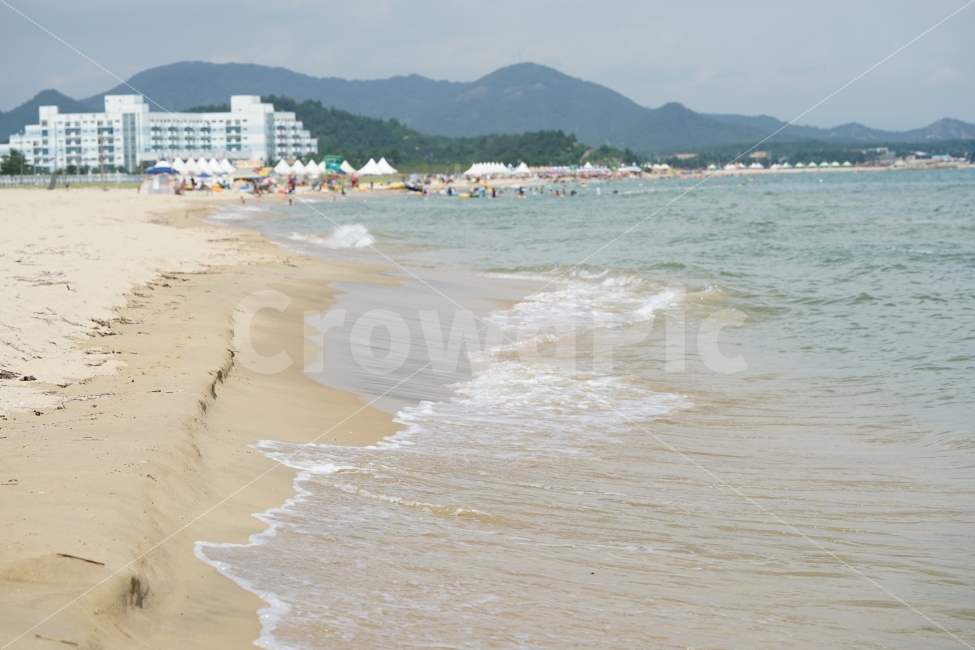 	바다,해변,해수욕장,여름,바닷가,휴가,동해,물,자연,바닷물,sea,경치,풍경,풍경사진,블루ㅍ,파도,자연,풍경,nature,landscape,해변,바다,beach,sea,water,shoreline,해안선,outdoors,옥외,ocean,대양,land,땅,coast,연안
