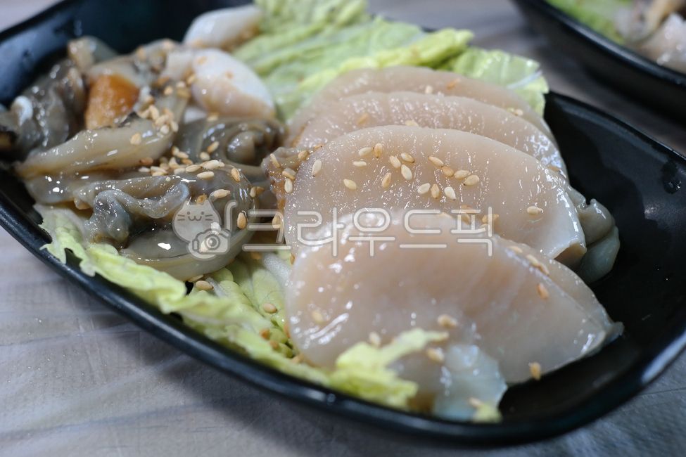 seafood,key clam,raw,episode,sukidashi,Biology,plate,delicious,food,meal,Scallops,adductor muscle,scallop,temple,animated,ingredients,cooking,fresh,raw fish restaurant