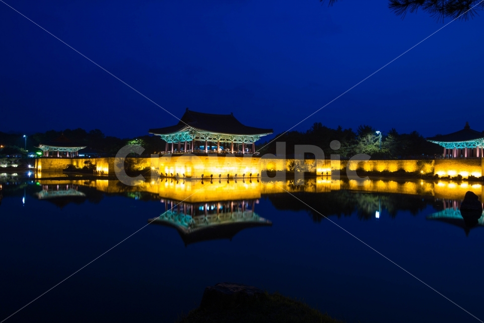 경주,경주야경,야경,안압지,안압지야경,야경,밤,풍경,nightscape,night,landscape,랜드마크,landmark,tourist attraction,한국전통,한국문화,korean traditional,korean culture,building,건물,architecture,건축물
