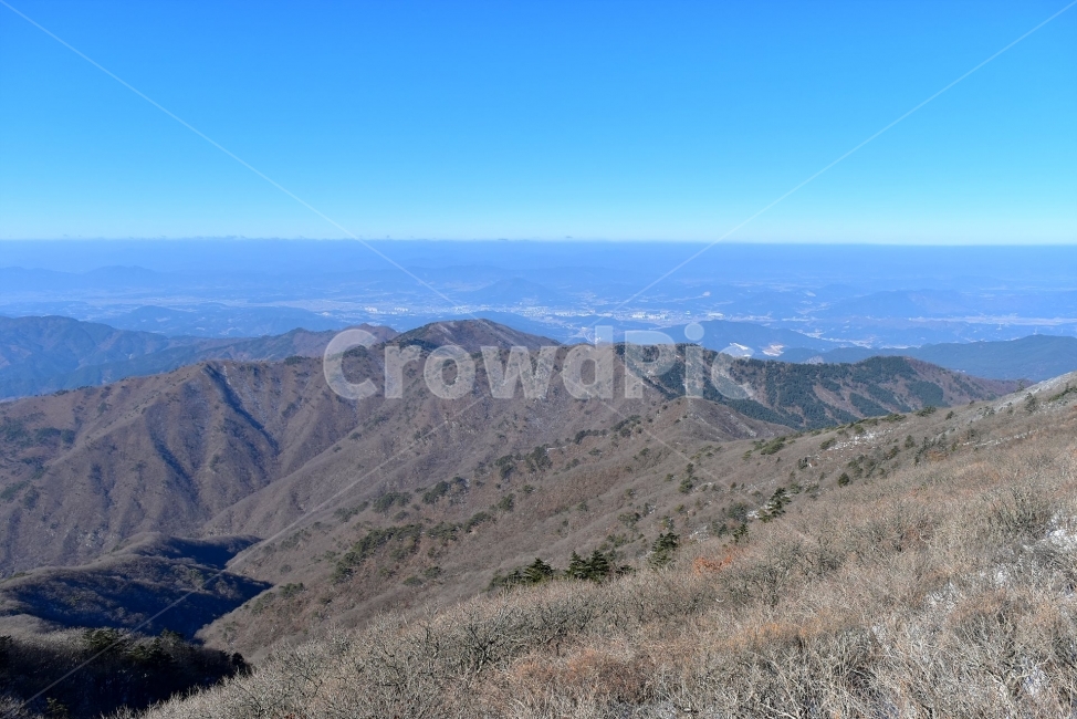지리산,서북능선,노고단,풍경,비경,명산,국립공원,성삼재,묘봉치,만복대,고리봉,반야봉,천왕봉,정령치,세걸산,세동치,부운치,팔랑치,산행,등산,트레킹,National,Park,철쭉,파란,하늘,바래봉,사진,산그리메,산너울,명선봉,토끼봉,힐링,감성,전망,조망,아름다운,수려한,nature,lanscape,겨울,계절,winter,season,자연,풍경,nature,landscape,한국자연풍경,한국자연경관,korea nature landscape,outdoors,옥외,slope,경사