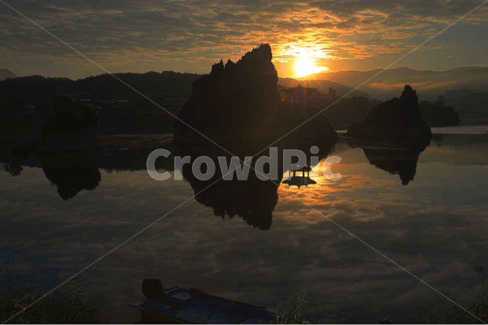도담3봉,일출,반영,아침,빈배,단양,상쾌,자연,풍경,nature,landscape,한국자연풍경,한국자연경관,korea nature landscape,light,빛,flare,플레어,sunlight,햇빛,outdoors,옥외