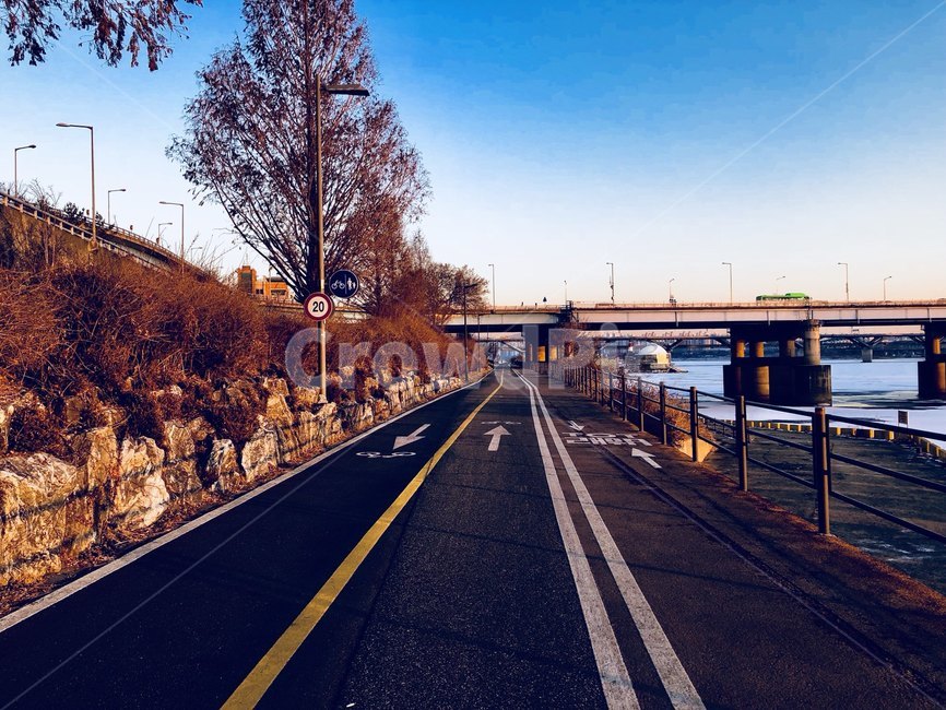 뚝섬한강공원,뚝섬,한강,공원,한강공원,해질녘,sunset,river,hangang,자연,풍경,nature,landscape,road,도로,asphalt,아스팔트,freeway,고속 도로,highway,고속도로