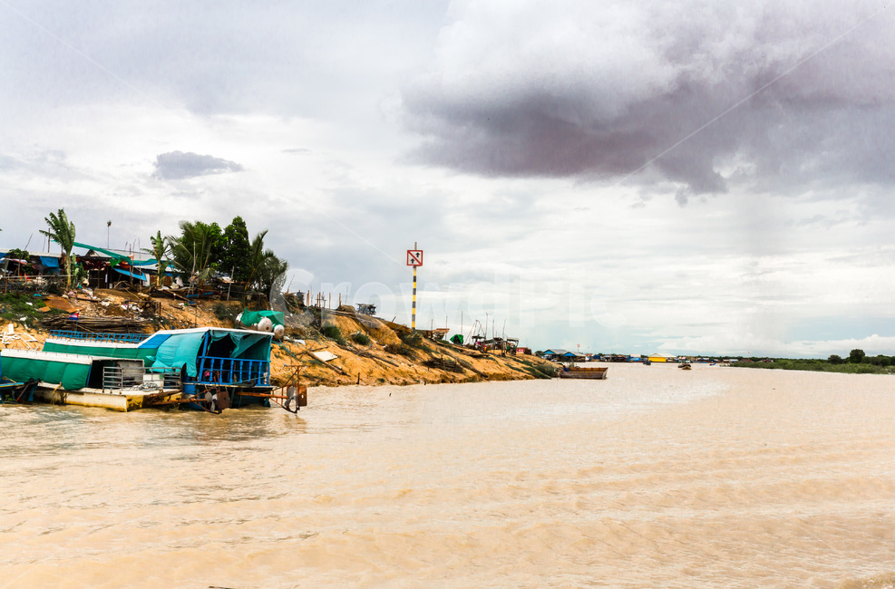 캄보디아,톤레삽호수,구름,하늘,선박,관광지,감성,자연,풍경