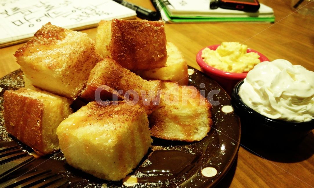 bread,cafe,dessert,Honey Bread