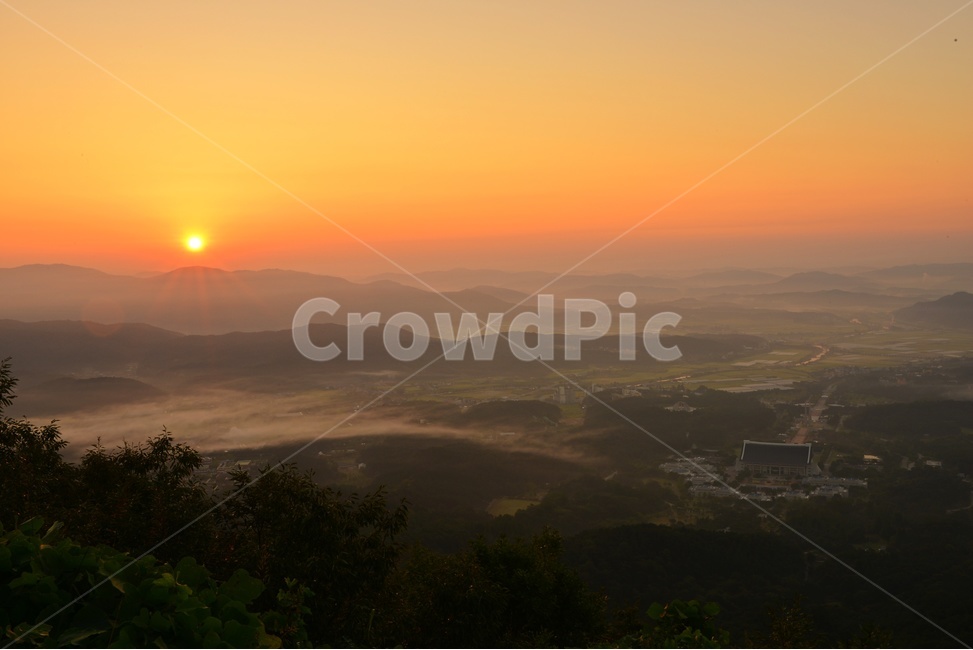 플레어,light,빛,nature,자연,landscape,경치,outdoors,옥외,scenery,풍경,dawn,새벽,redsky,붉은하늘,sky,하늘,weather,날씨,flare,충남,천안,흑성산,독립기념관,흑성산운해,독립기념관아침,일출,여명,아침,운해