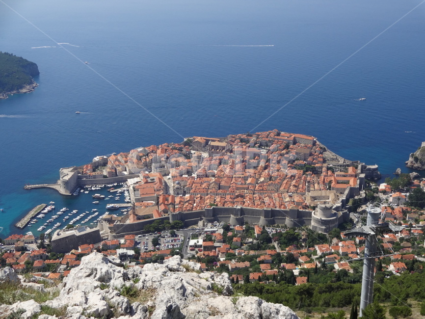 성벽,섬,바다,두브로브니크,크로아티아,붉은지붕,도심,해변,항구,castlewall,island,sea,dubrovnik,croatia,aredroofedhouse,downtown,beach,port