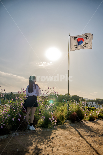 31절,삼일절,태극기,동생,소녀,사람,인물,인간,human,person,여성,여자,woman,female,lady