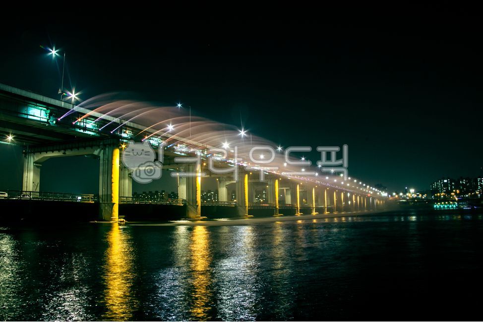 fountain,color,Banpyo Bridge,lighting,Han River,pier,Han River Citizens Park,Seoul,light,bridge,Korea