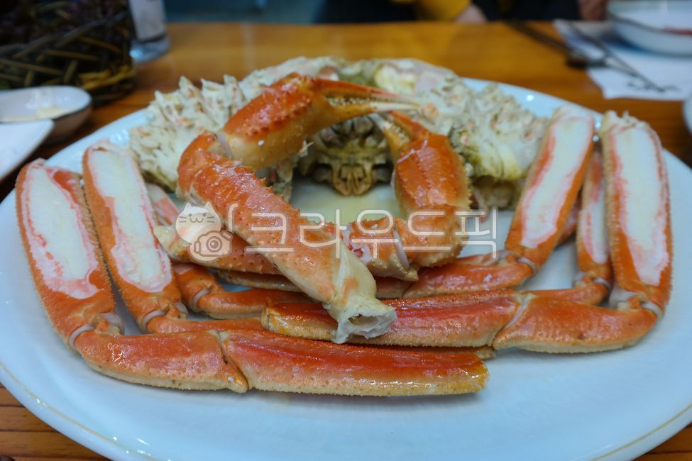 게,대게,대게찜,킹크랩,껍질,껍데기,찌다,찜,다리,수산물,해산물,해물,조리,식품,식사,요리,음식