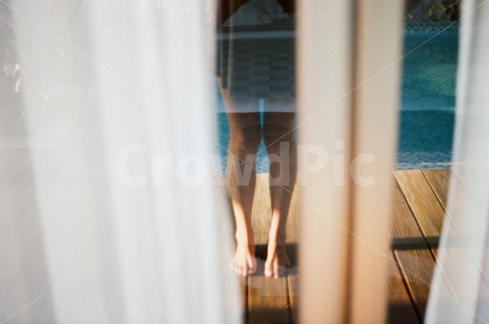 다리,여자,그녀,잔잔한,여행,수영장,인물사진,사람,힐링,여유,삶,햇살,감성사진,필름사진,발리,she,personal,vacation,pool,healing,human,slow,life,sunshine,sensitive,film,35mm,사람,인물,인간,human,person,신체일부,몸,body,여성,여자,woman,female,lady,감성,sensible,feeling