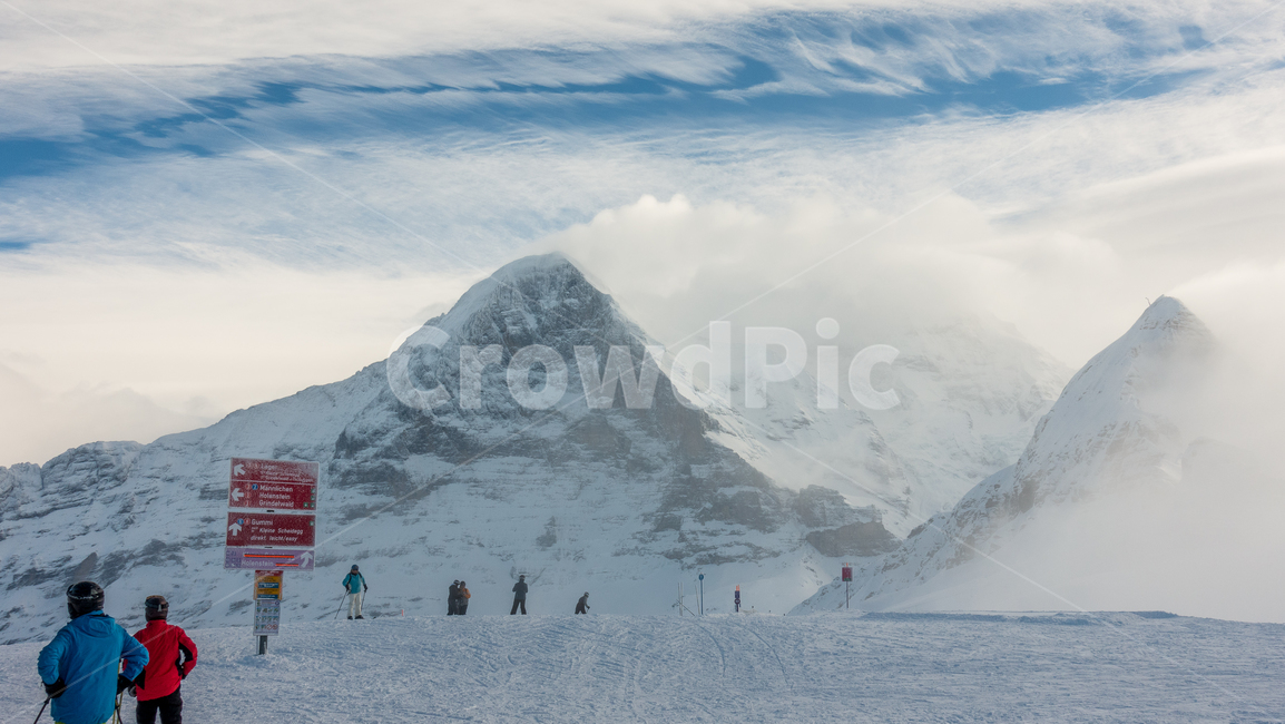 스위스,산,인터라켄,알프스,융프라우,뮤렌,swiss,interlakin,alps,jungfrau,murren,겨울,눈,겨울왕국,winter,snow,frozen,nature,mountain,자연,person,outdoors,옥외,human,겨울,계절,winter,season,자연,풍경,nature,landscape,해외,외국,세계,foreign,oversea,world,세계자연풍경,해외자연풍경,외국자연풍경,world nature landscape