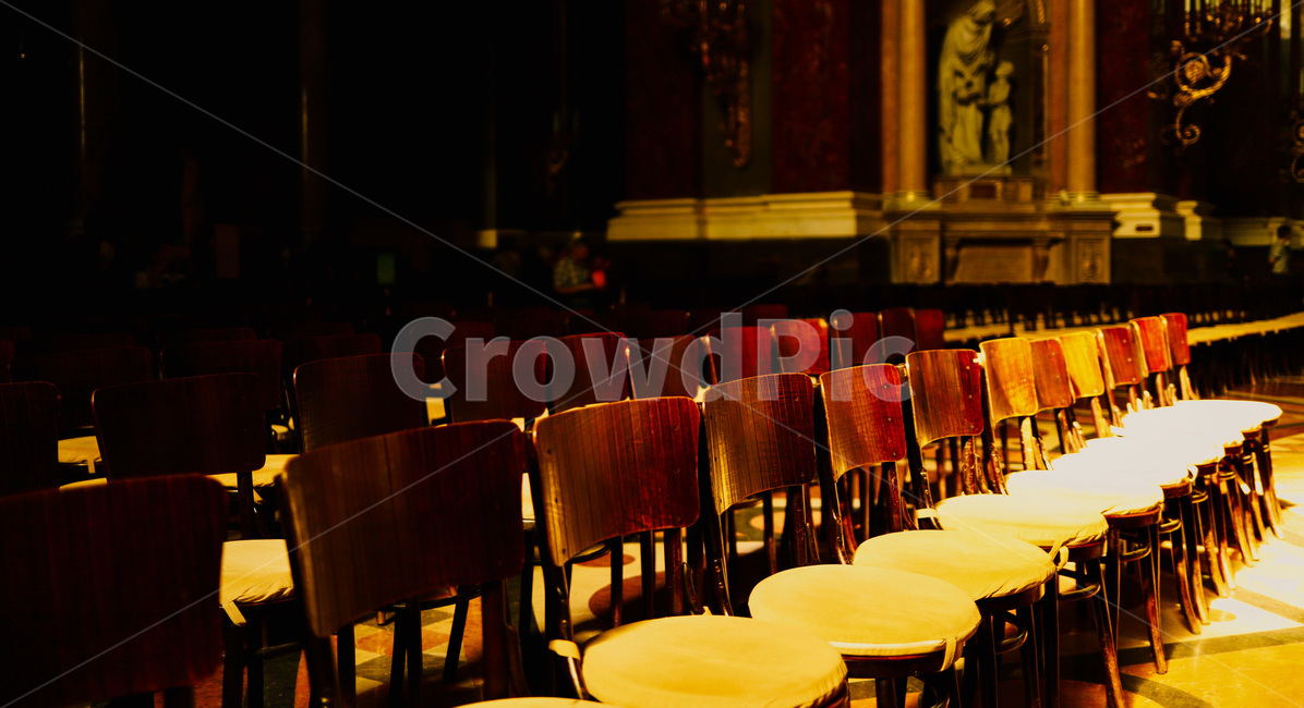 성당,의자,빛,따뜻함,cathedral,chair,sunlight,light,religion,종교,신앙,religion,belief,faith,건축물,건물외관,exterior,building,structure,architecture,construction