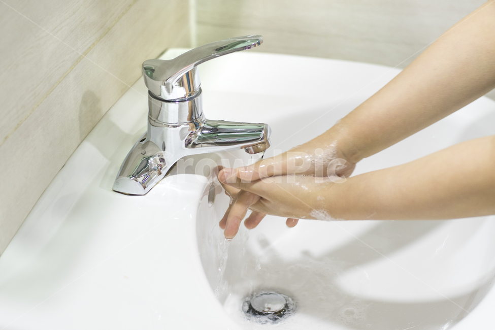 sinkfaucet,싱크수도꼭지,human,사람,person,손씻기,예방,손,아이,보건,청결,위생,사람,인물,인간,human,person,신체일부,몸,body,건강,헬스웨어,헬스케어,healthware,health care