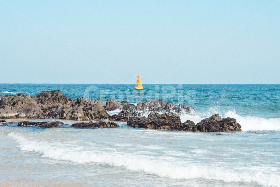 바닷가,해변,바다,sea,자연,서해바다,풍경,파도,강원도,묵호,해변,바다,beach,sea,등대,lighthouse,감성,sensible,feeling,nature,water,물,ocean,대양,outdoors,옥외